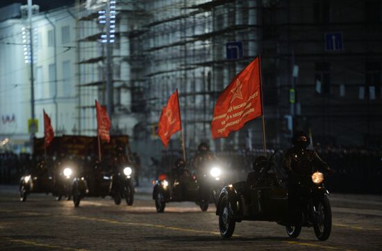 Ночная репетиция парада Победы в Екатеринбурге