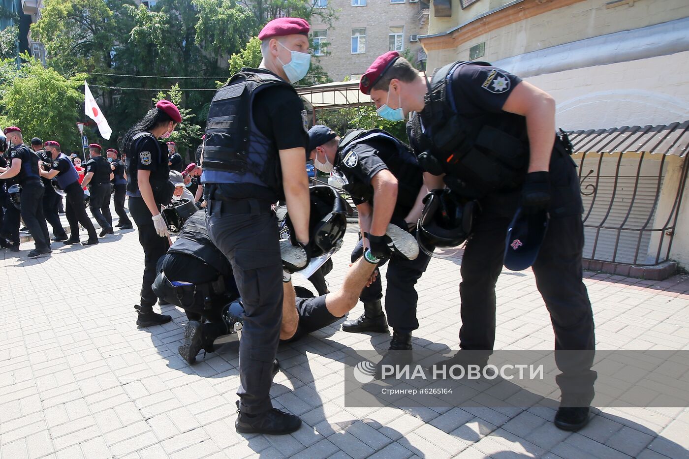 Акция с требованием отставки Зеленского в Киеве