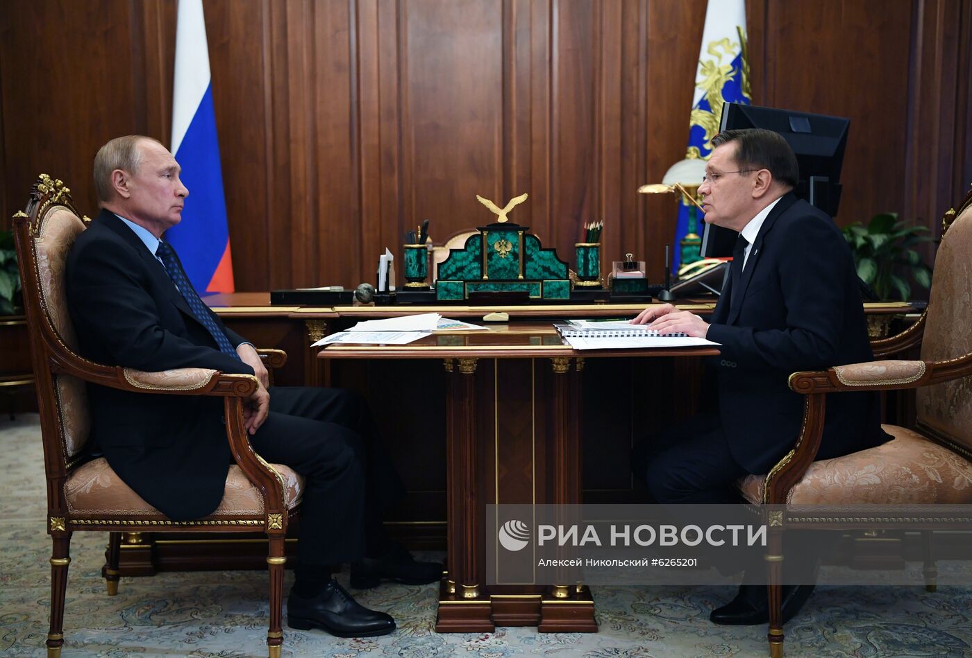 Президент РФ В. Путин провел встречу с главой Росатома А. Лихачевым