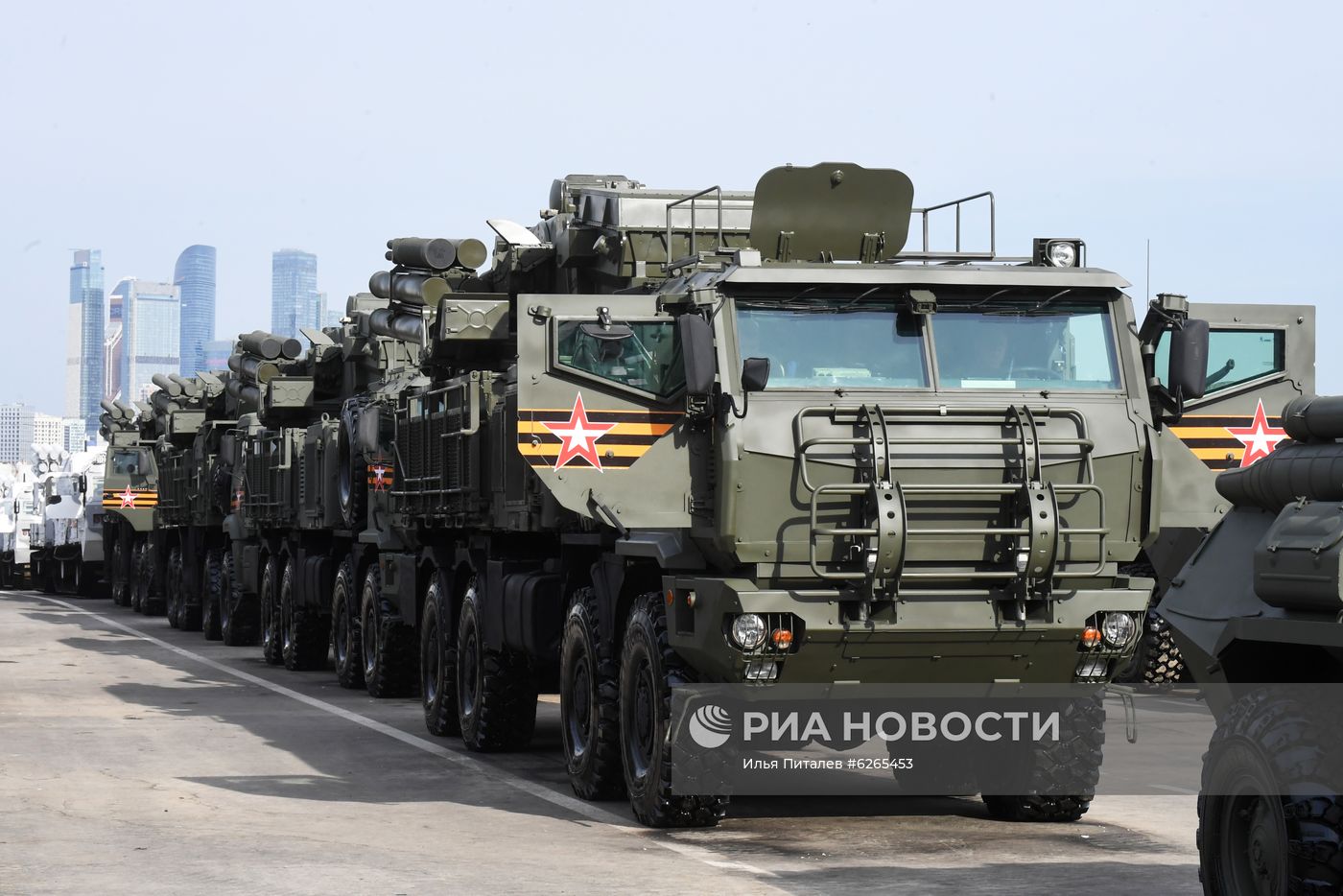 Ночная репетиция парада Победы в Москве