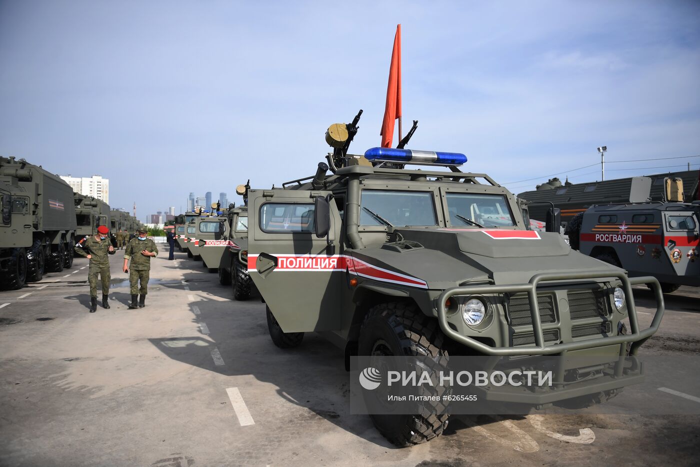 Ночная репетиция парада Победы в Москве 