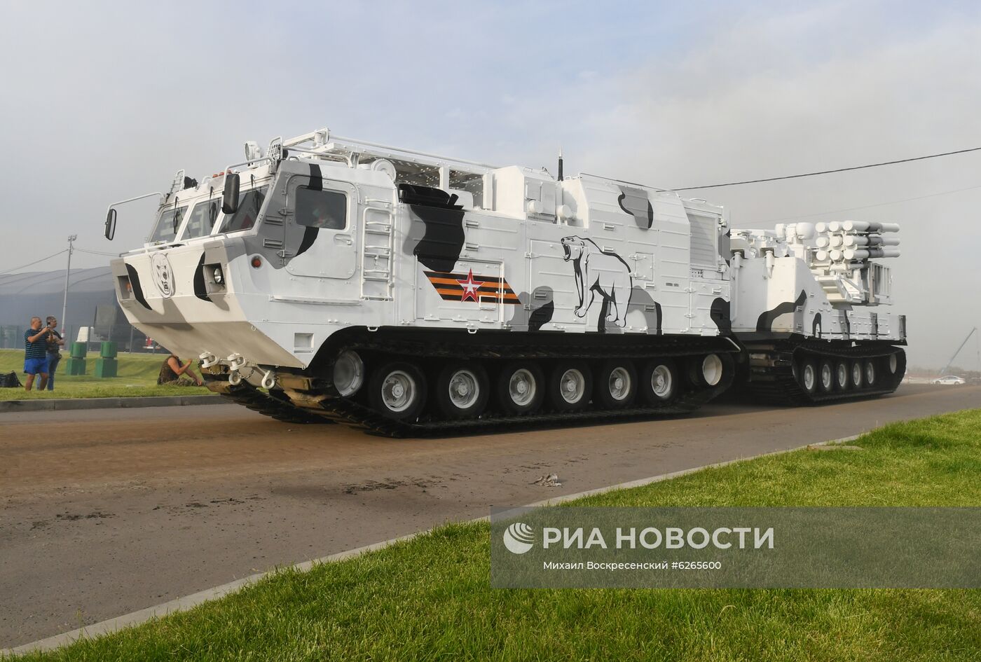 Ночная репетиция парада Победы в Москве
