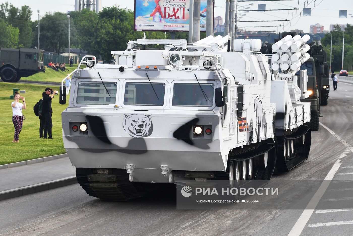 Ночная репетиция парада Победы в Москве