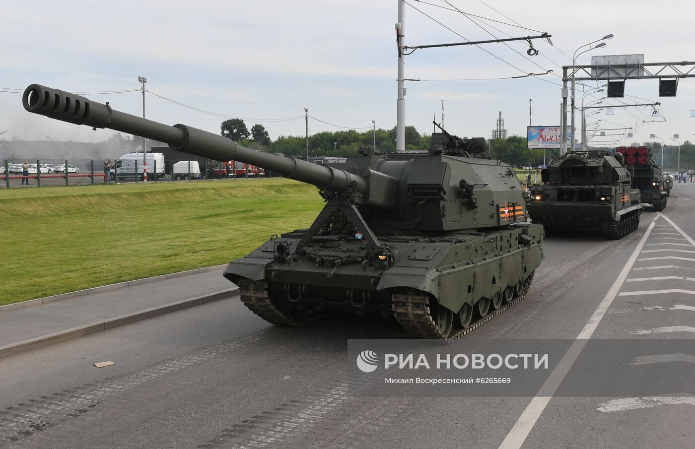 Ночная репетиция парада Победы в Москве