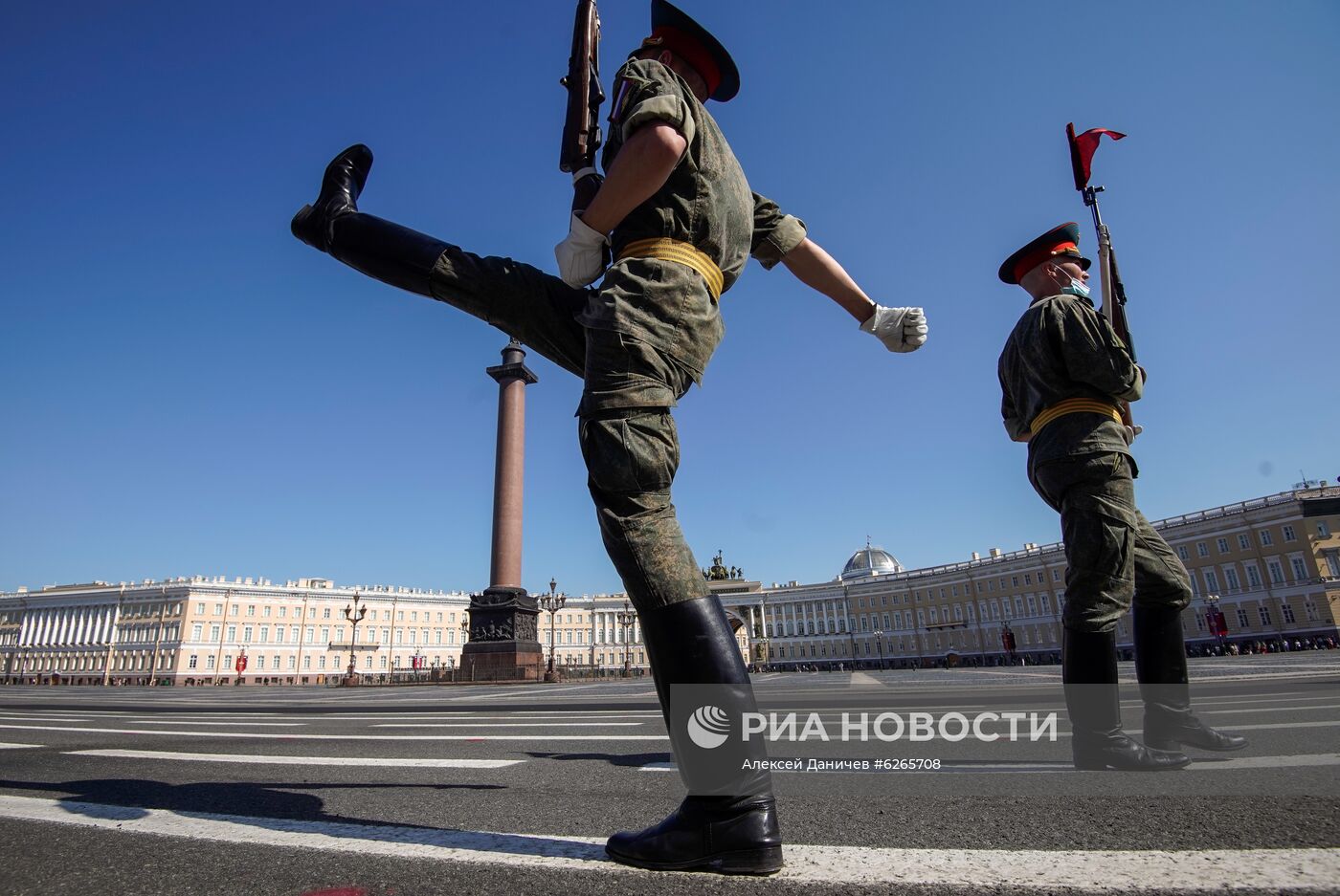 Репетиция парада Победы в городах России