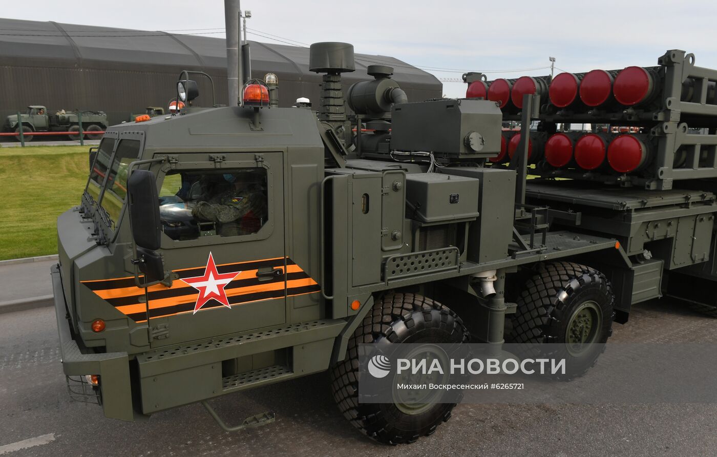 Ночная репетиция парада Победы в Москве