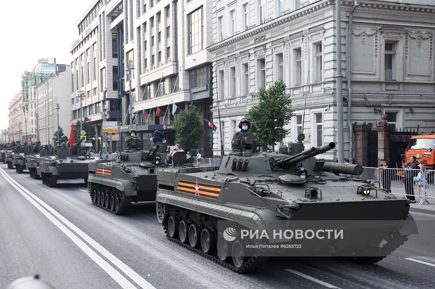 Ночная репетиция парада Победы в Москве