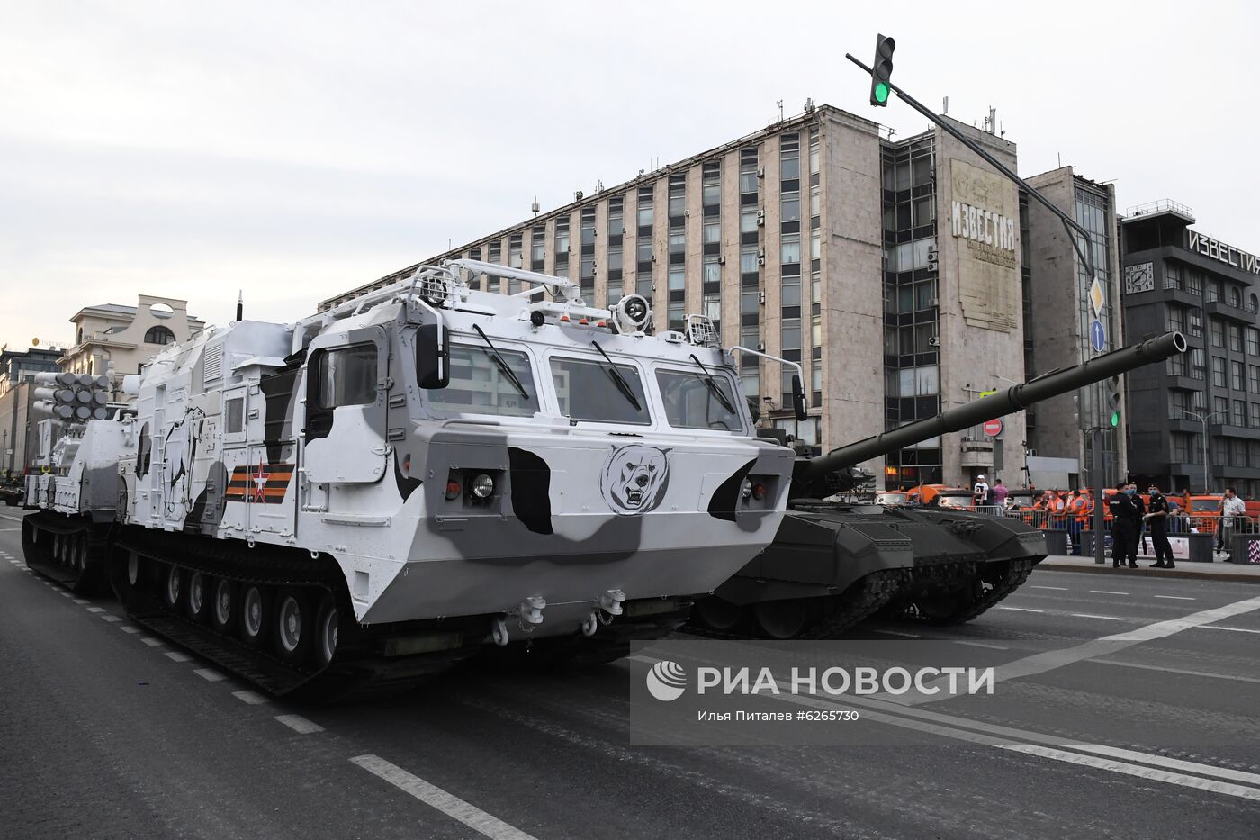Ночная репетиция парада Победы в Москве