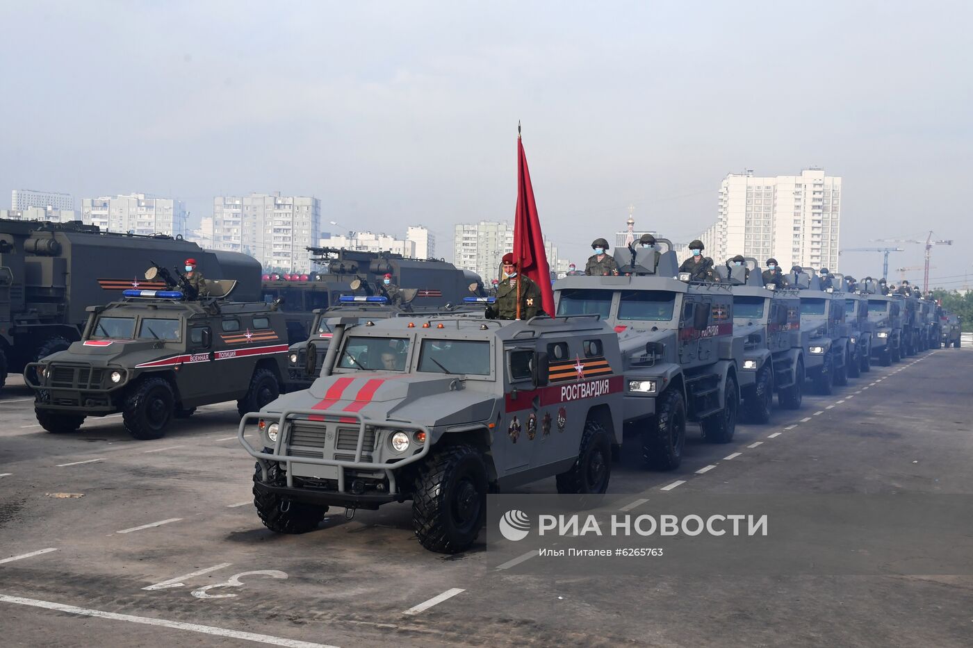 Ночная репетиция парада Победы в Москве 