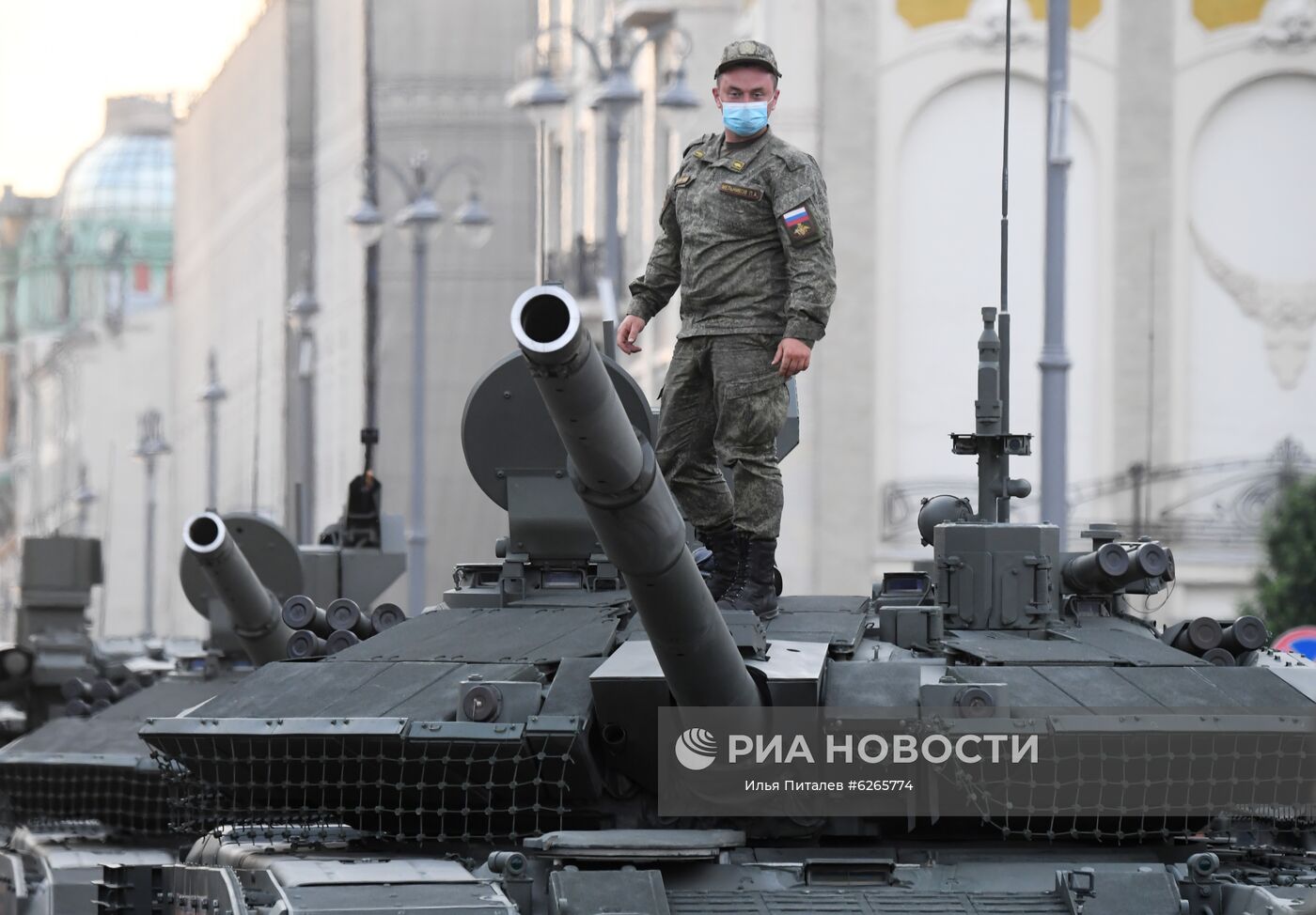 Ночная репетиция парада Победы в Москве