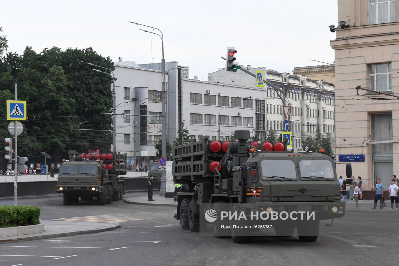 Ночная репетиция парада Победы в Москве 