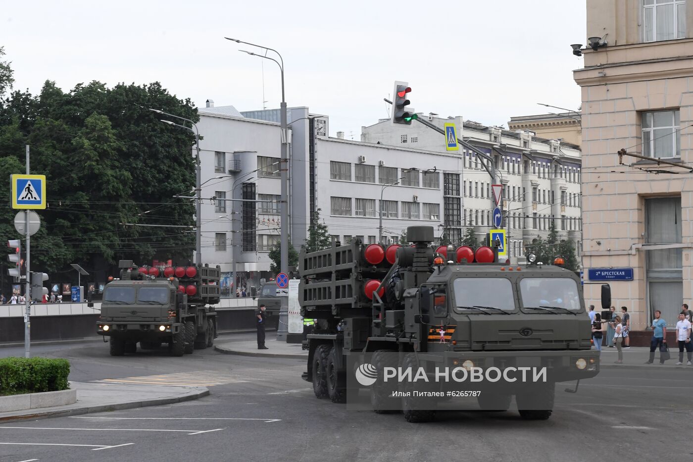 Ночная репетиция парада Победы в Москве