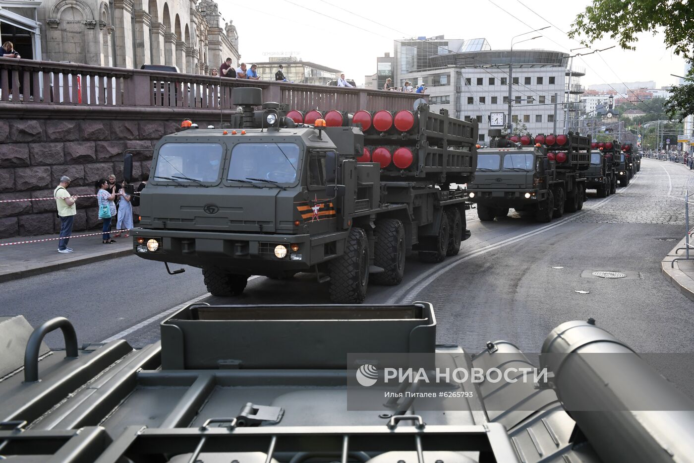 Ночная репетиция парада Победы в Москве 