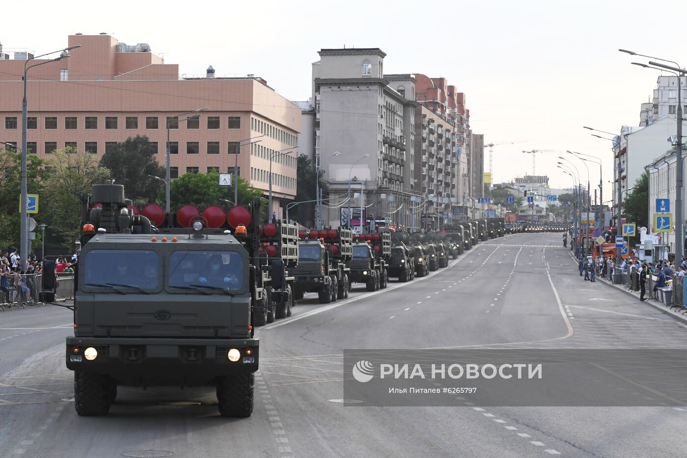 Ночная репетиция парада Победы в Москве