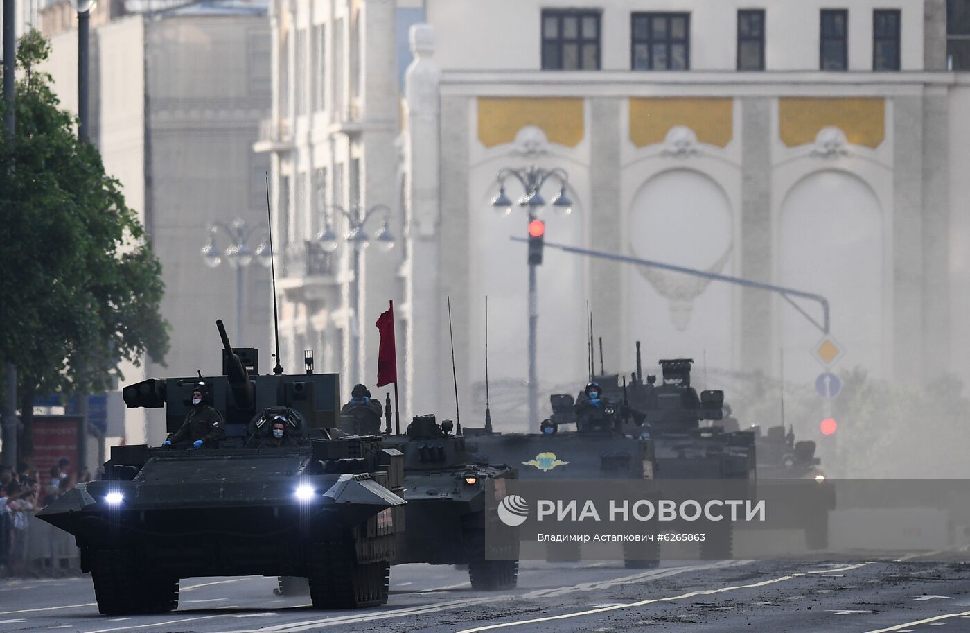 Ночная репетиция парада Победы в Москве
