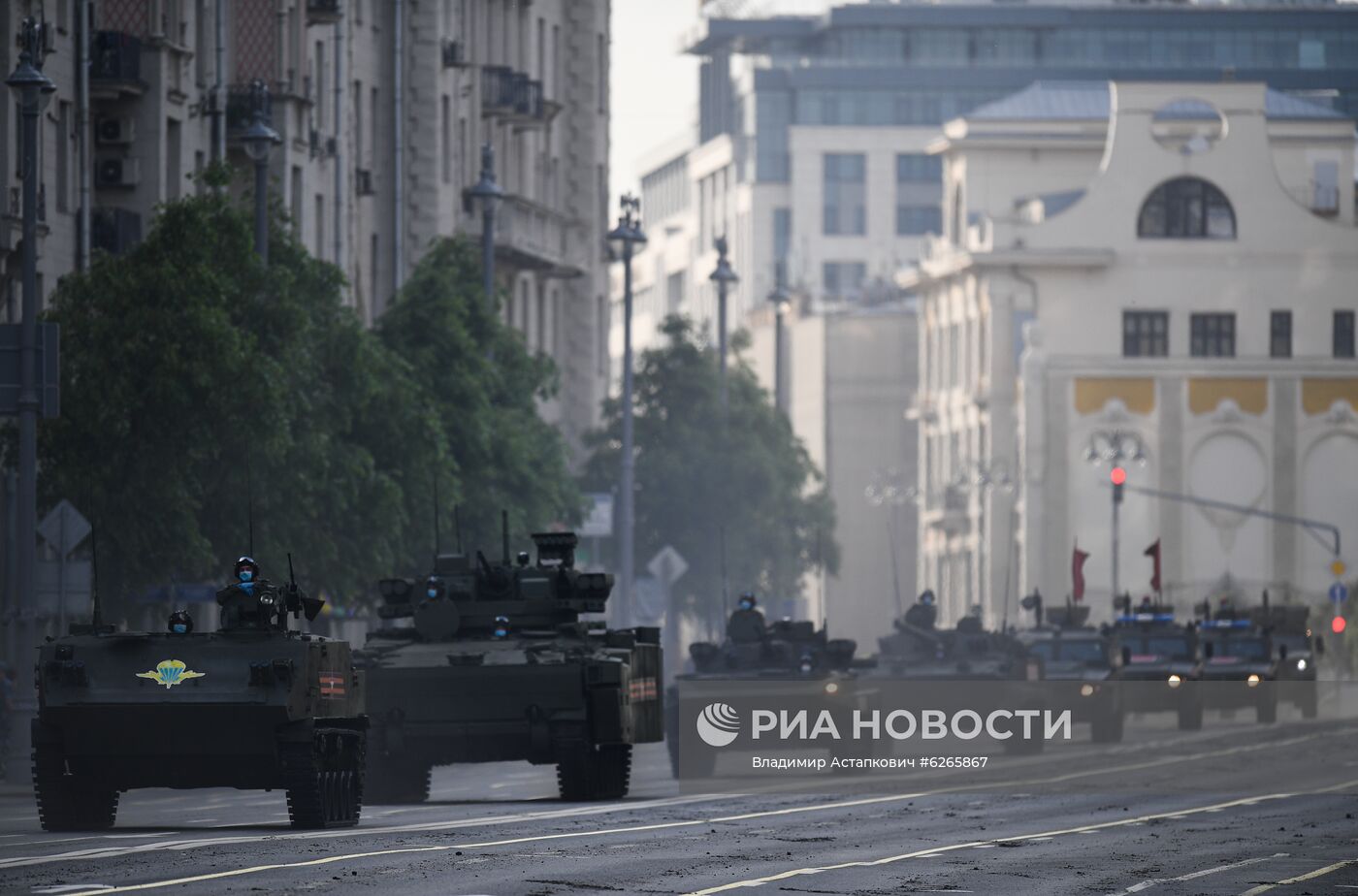 Ночная репетиция парада Победы в Москве