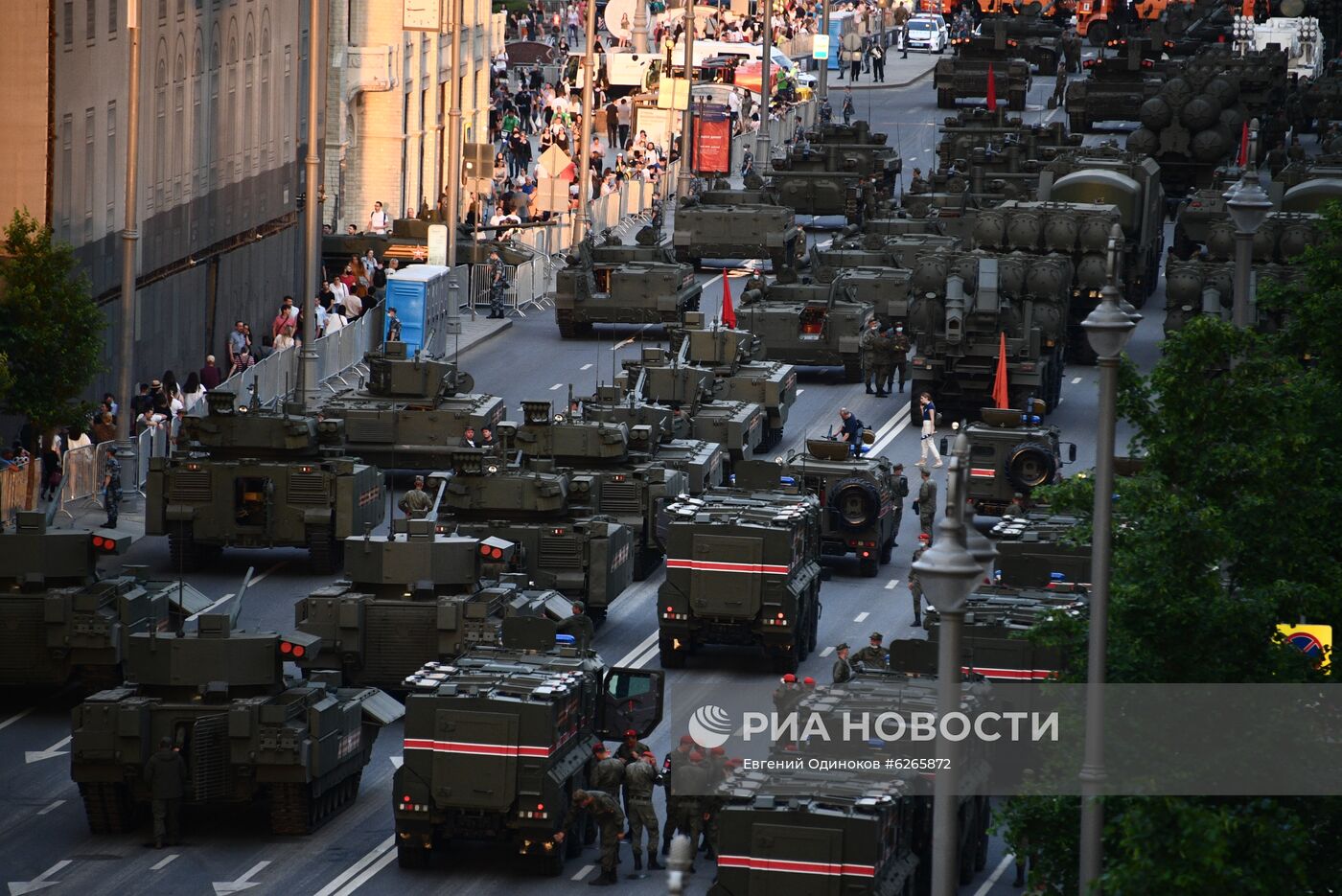 Ночная репетиция парада Победы в Москве