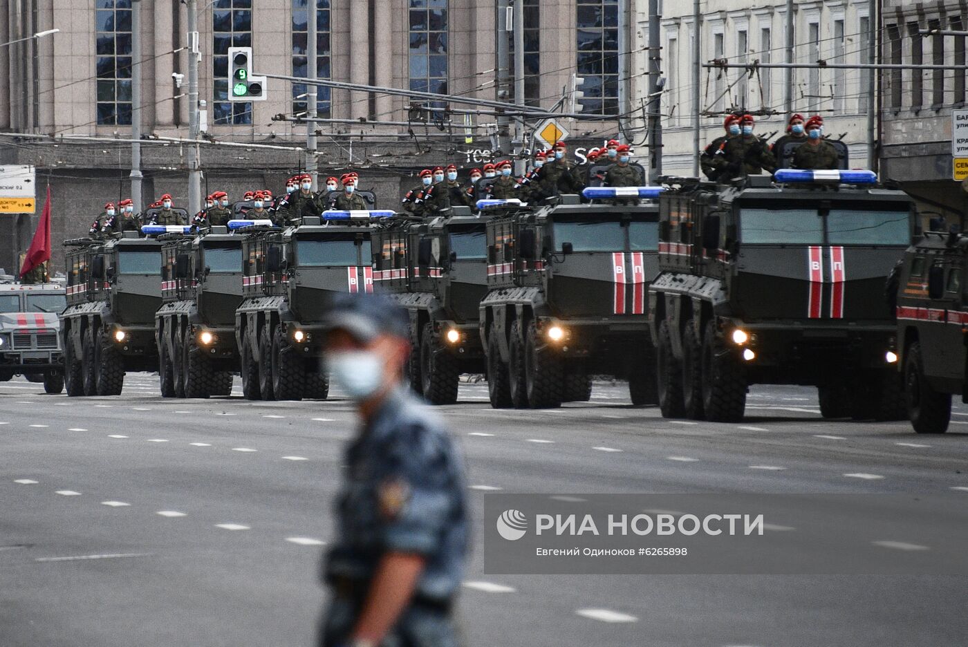 Ночная репетиция парада Победы в Москве