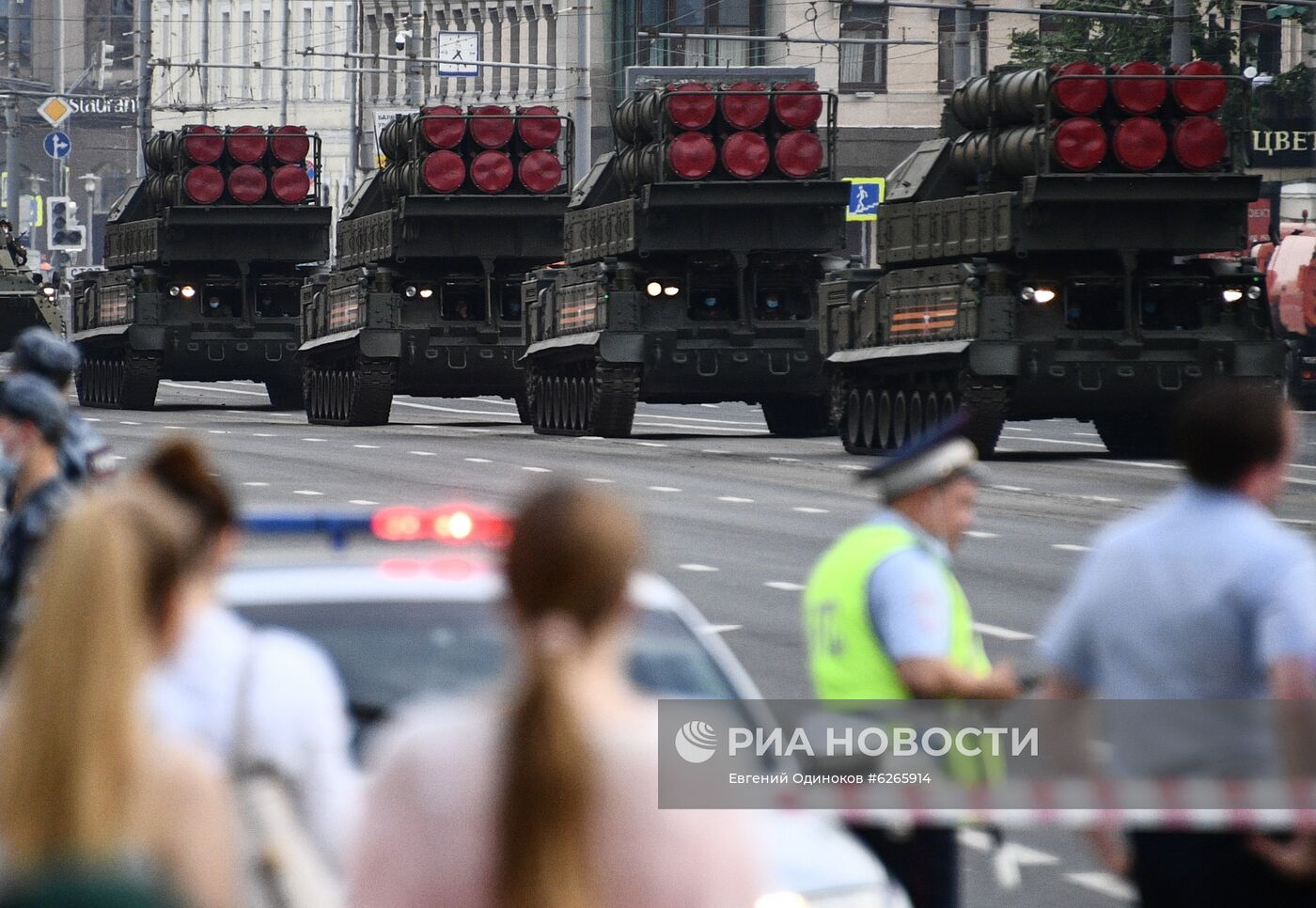 Ночная репетиция парада Победы в Москве