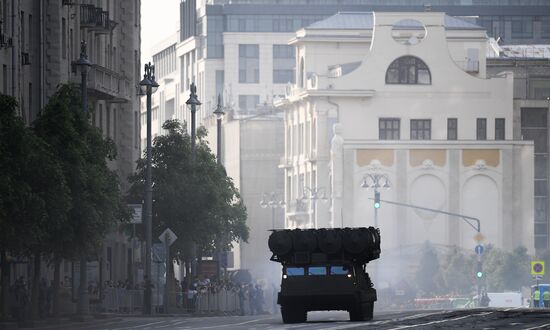 Ночная репетиция парада Победы в Москве 