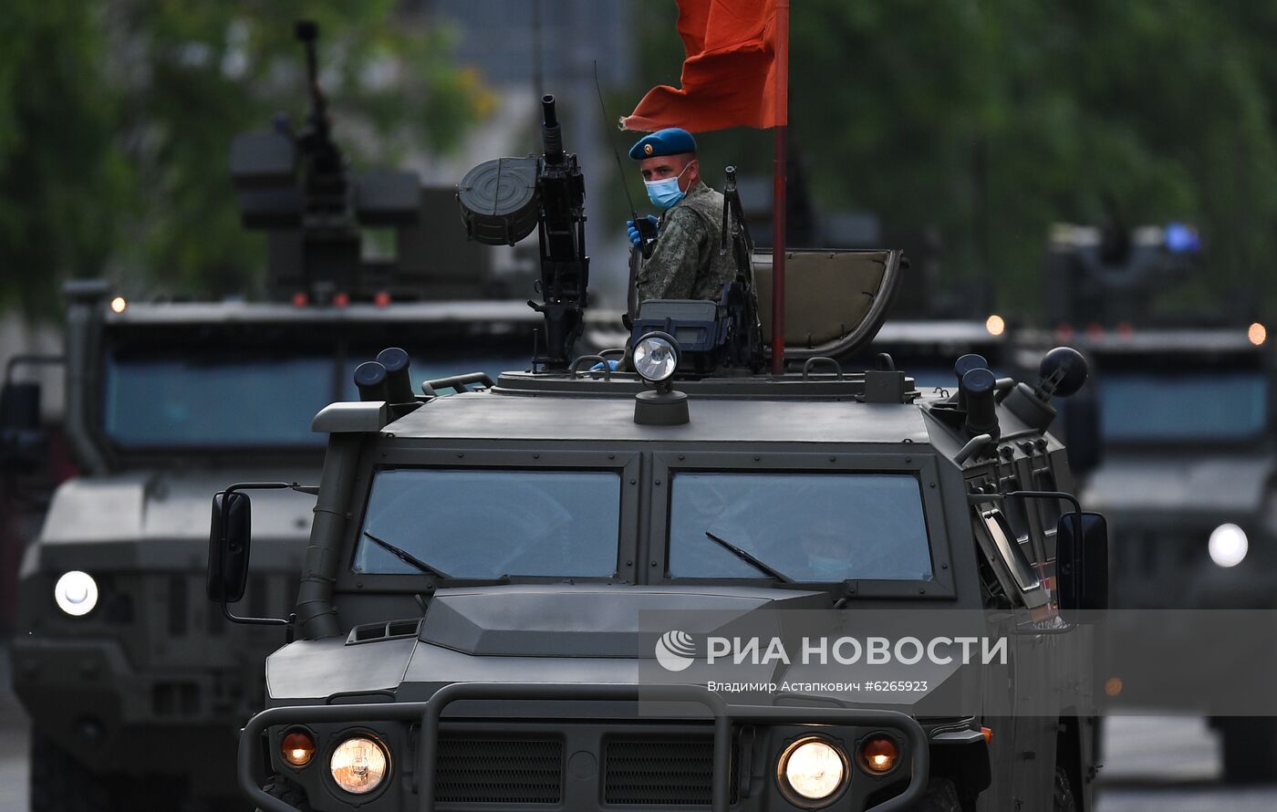 Ночная репетиция парада Победы в Москве