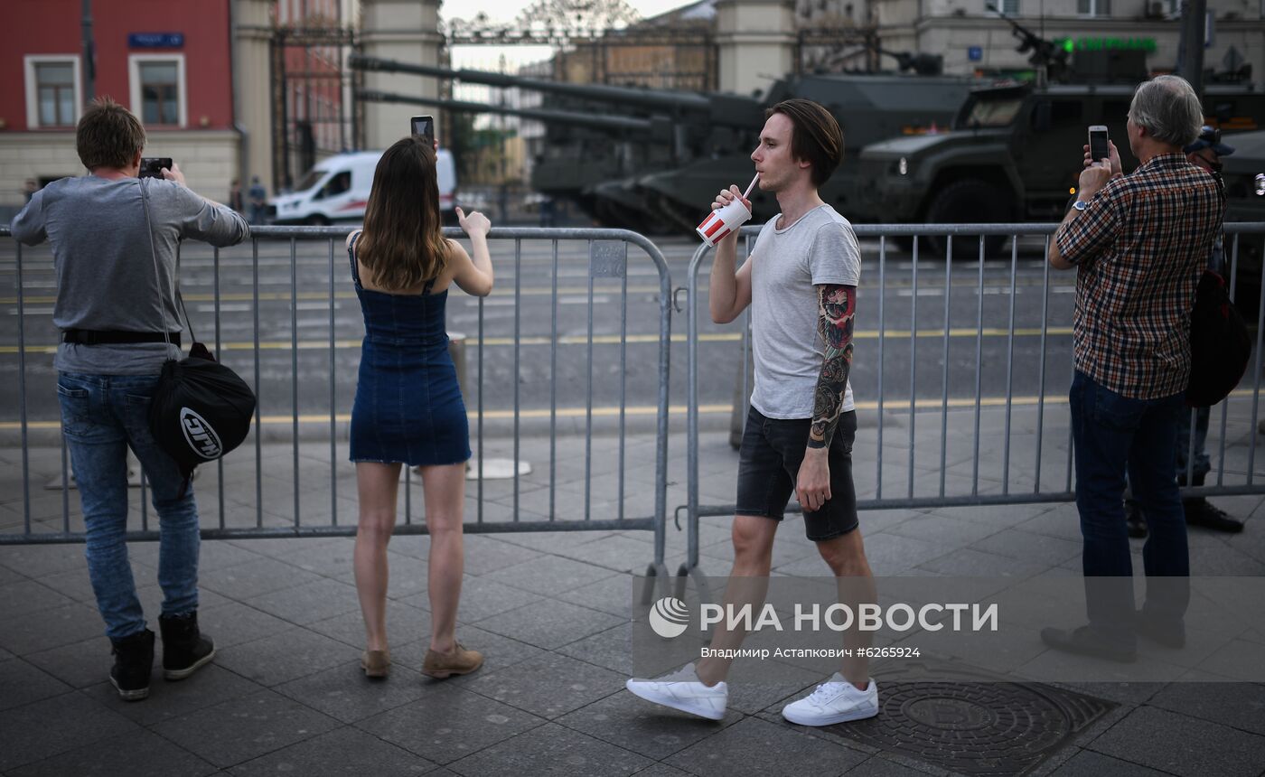 Ночная репетиция парада Победы в Москве 