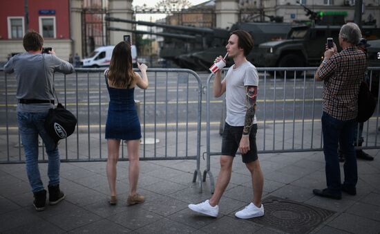 Ночная репетиция парада Победы в Москве 