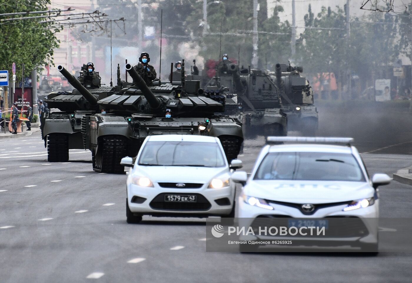 Ночная репетиция парада Победы в Москве