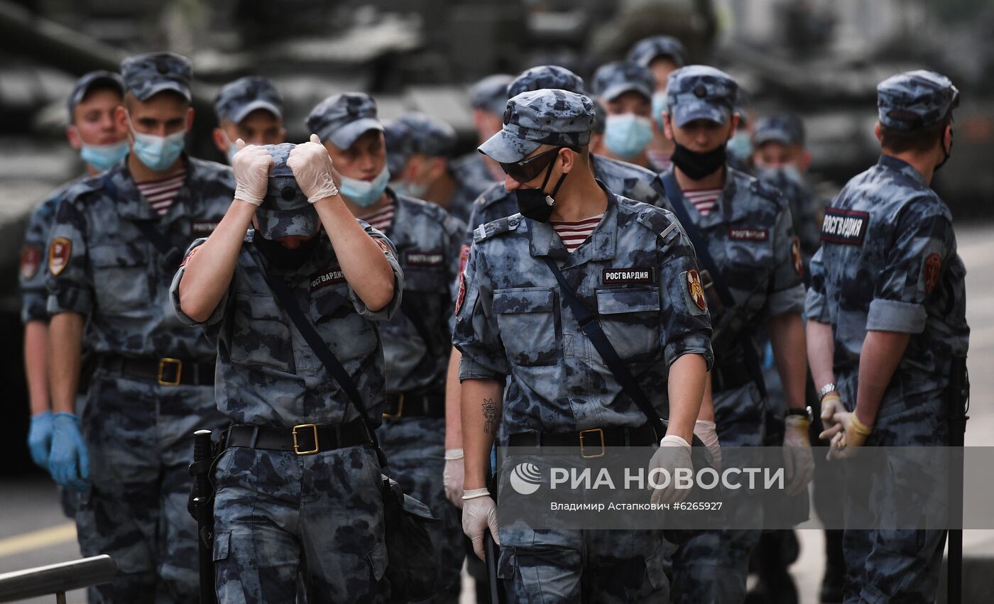 Ночная репетиция парада Победы в Москве