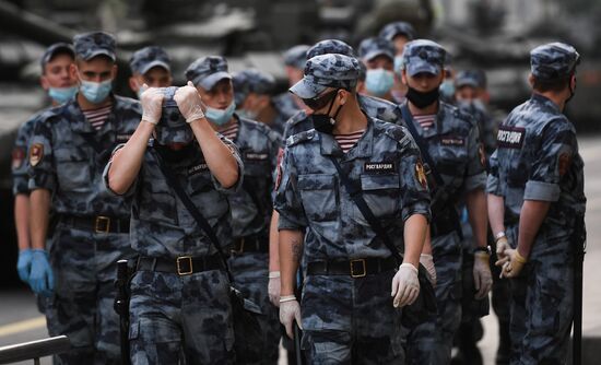 Ночная репетиция парада Победы в Москве 