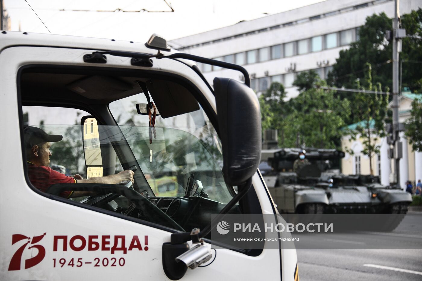 Ночная репетиция парада Победы в Москве