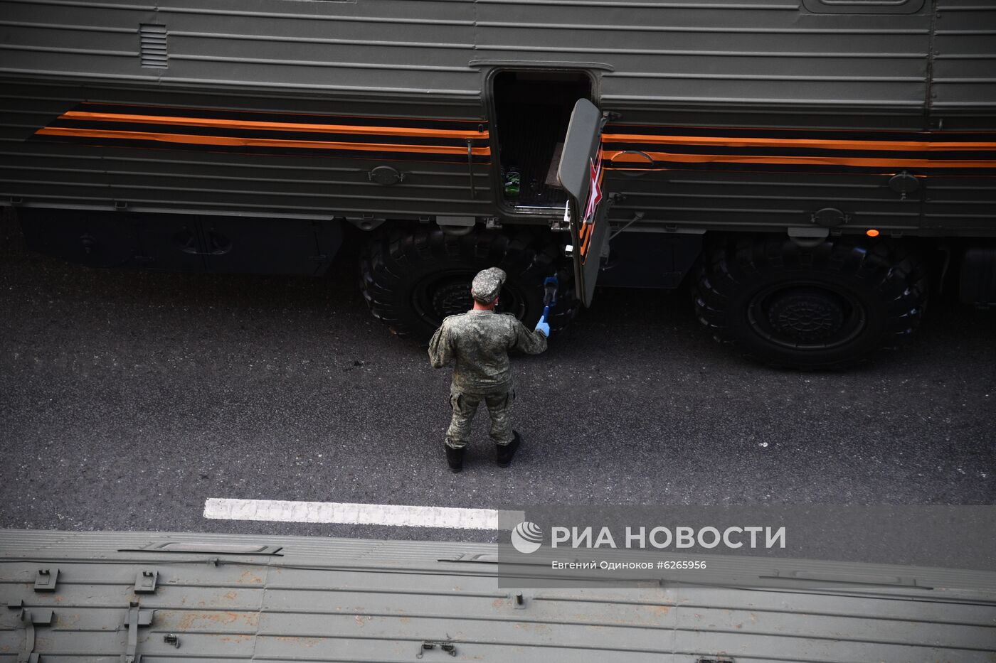 Ночная репетиция парада Победы в Москве