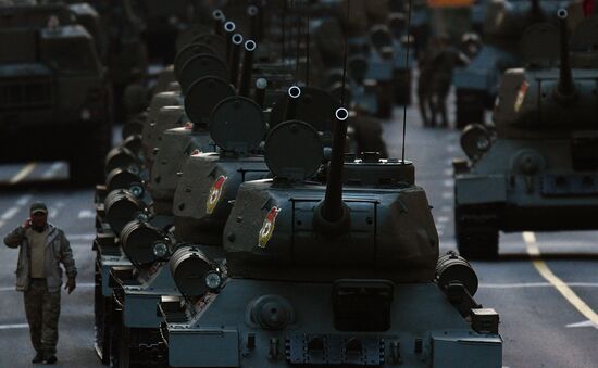 Ночная репетиция парада Победы в Москве 