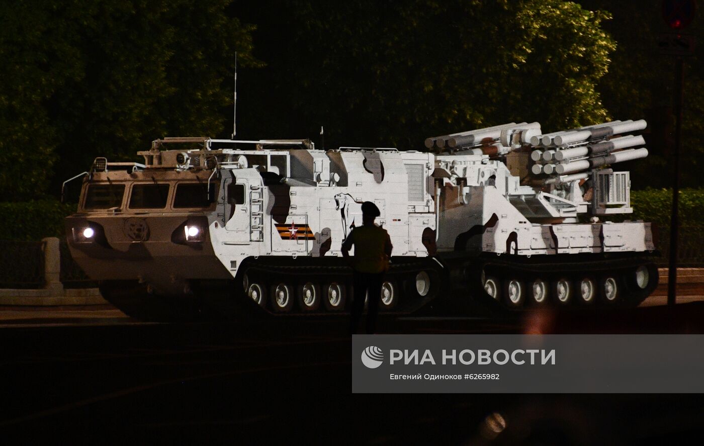 Ночная репетиция парада Победы в Москве