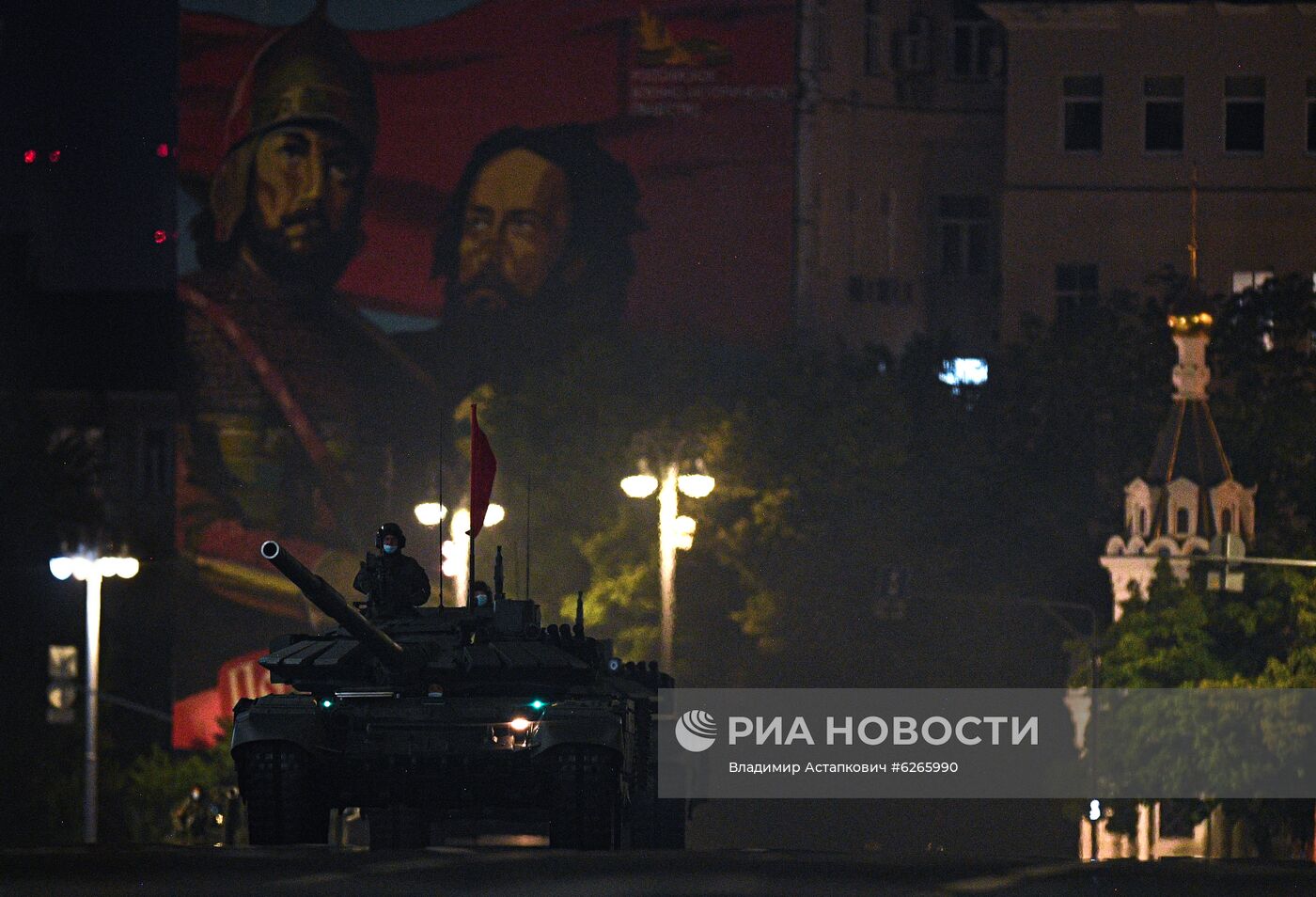 Ночная репетиция парада Победы в Москве