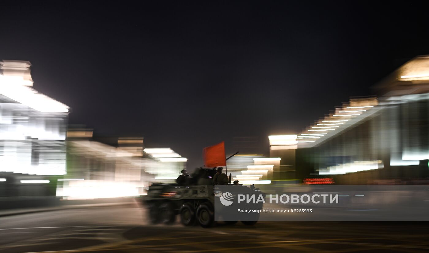 Ночная репетиция парада Победы в Москве