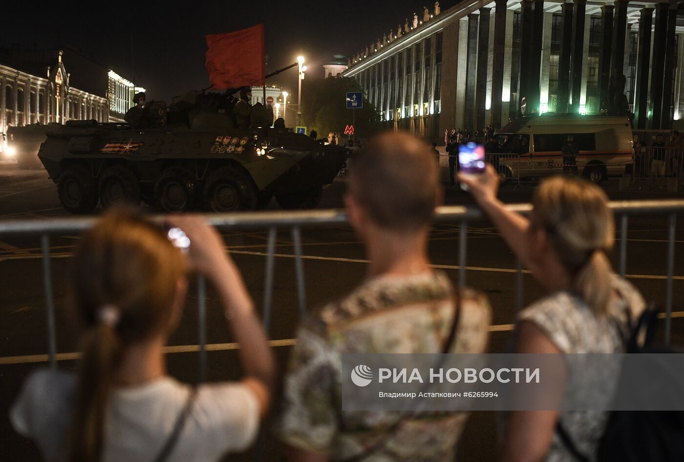 Ночная репетиция парада Победы в Москве