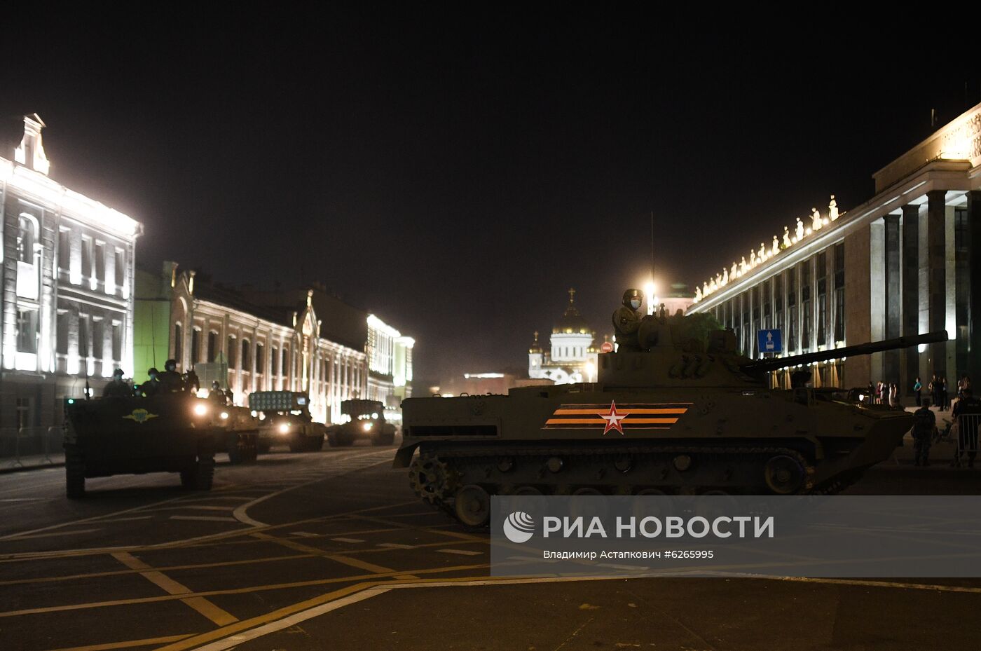 Ночная репетиция парада Победы в Москве