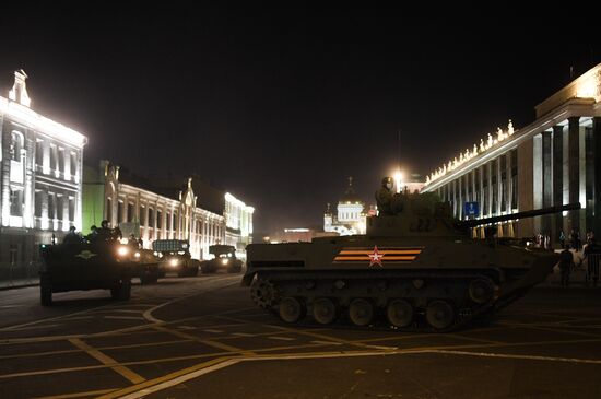 Ночная репетиция парада Победы в Москве 