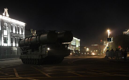 Ночная репетиция парада Победы в Москве 