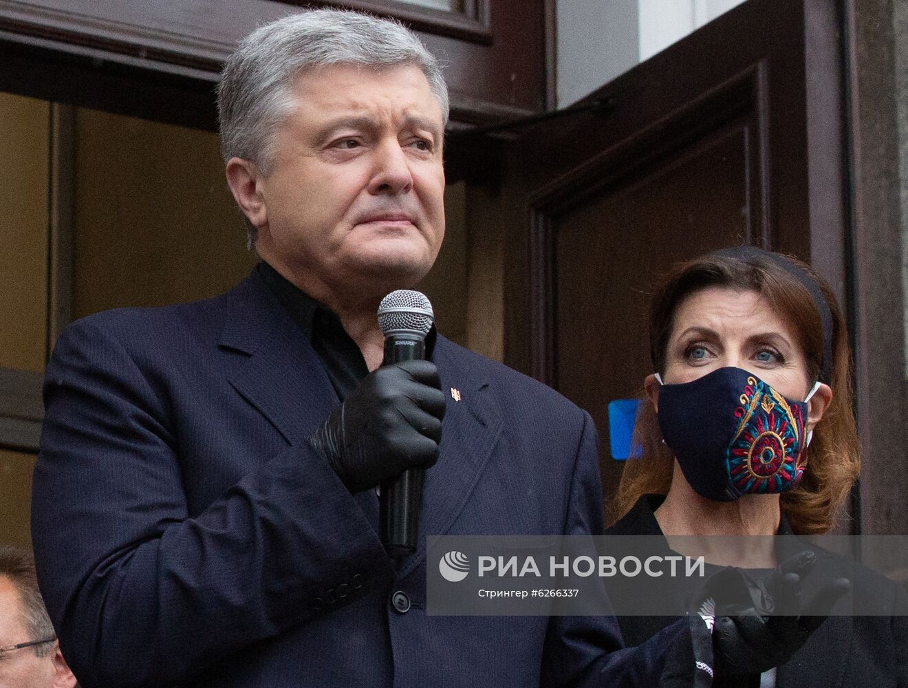 Избрание меры пресечения по делу экс-президента Украины П. Порошенко