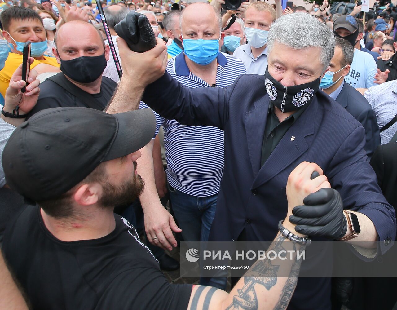 Избрание меры пресечения по делу экс-президента Украины П. Порошенко