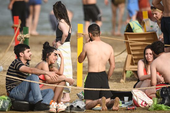 Открытие пляжного сезона в Баку