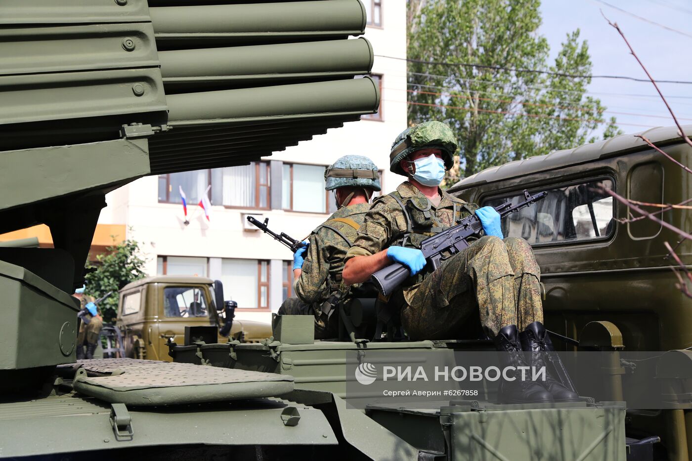 Репетиция парада Победы в Донецке