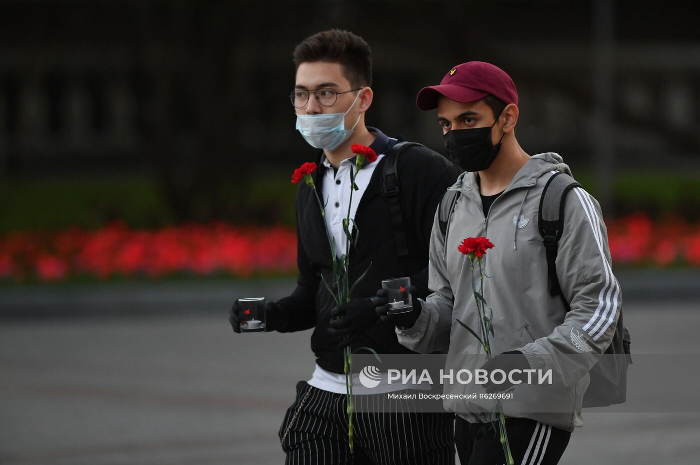 Акция "Вахта памяти. Вечный огонь" в Александровском саду