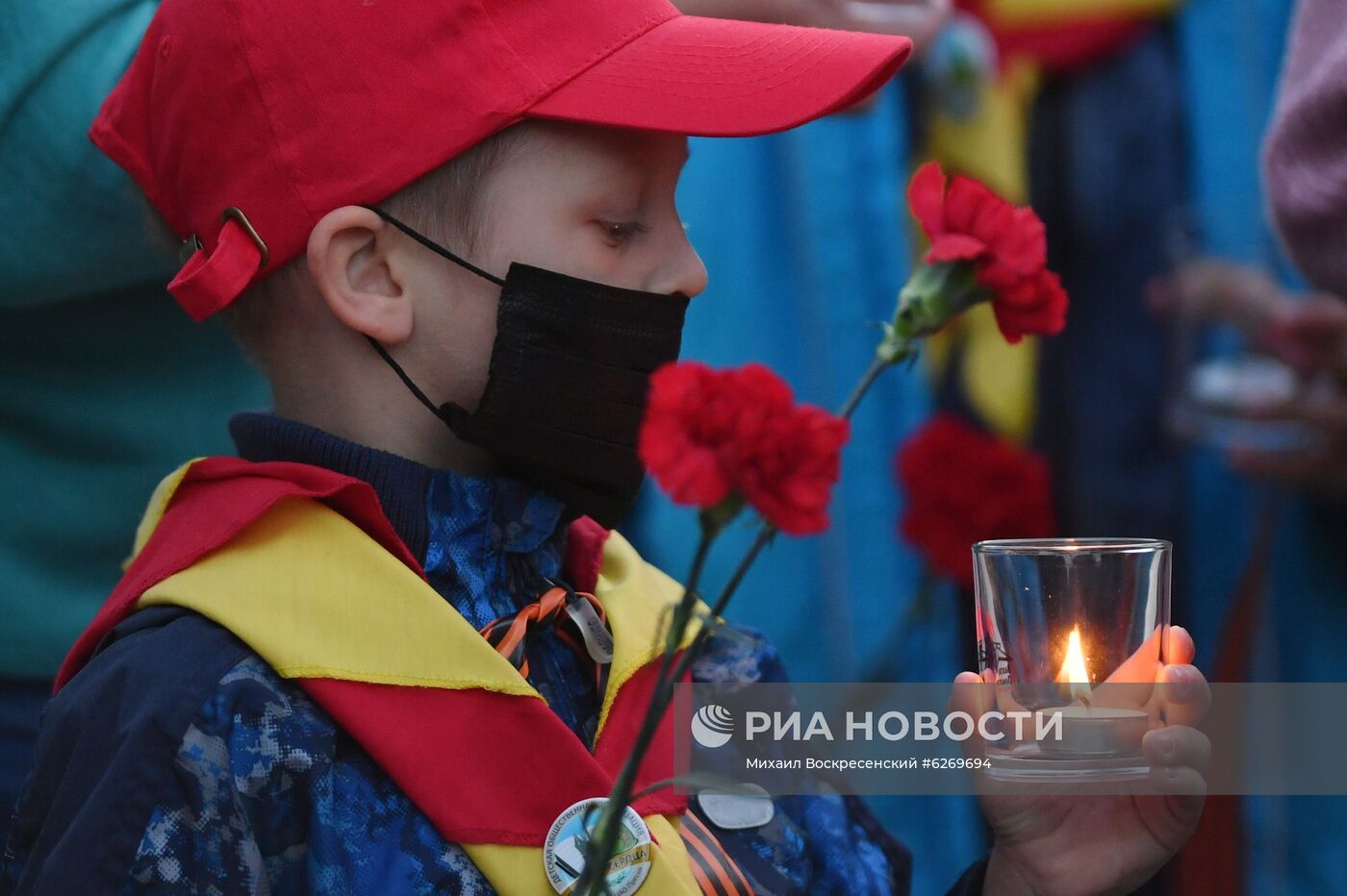 Акция "Вахта памяти. Вечный огонь" в Александровском саду