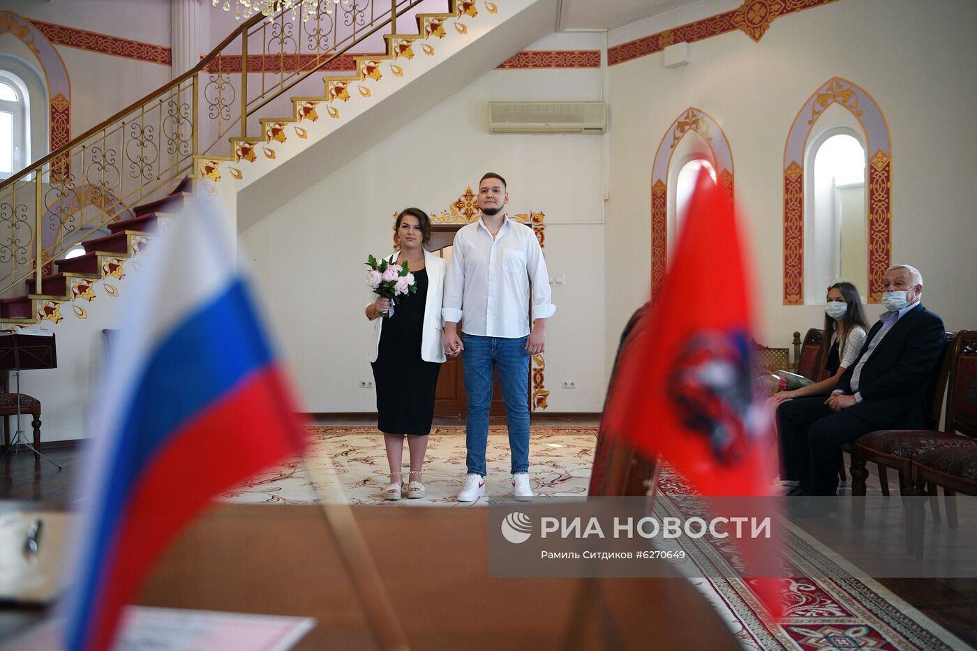 Возобновление регистрации браков в торжественной обстановке