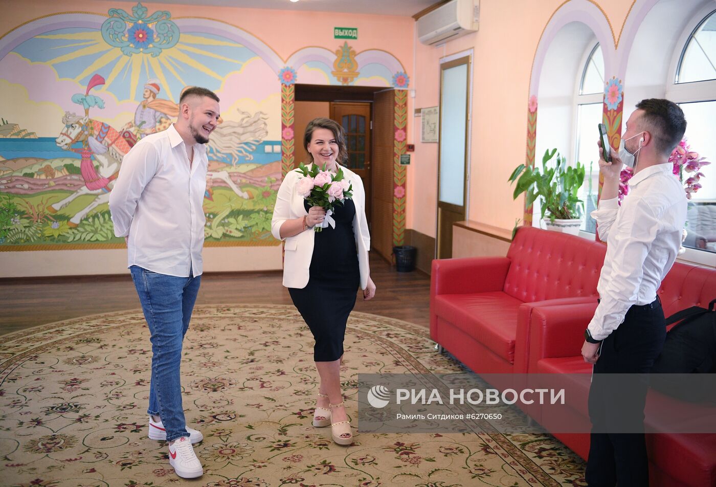 Возобновление регистрации браков в торжественной обстановке