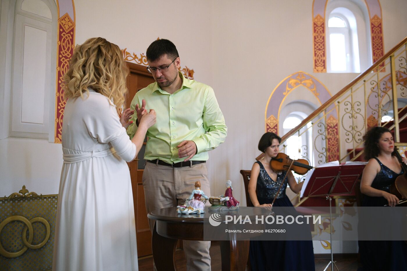 Возобновление регистрации браков в торжественной обстановке