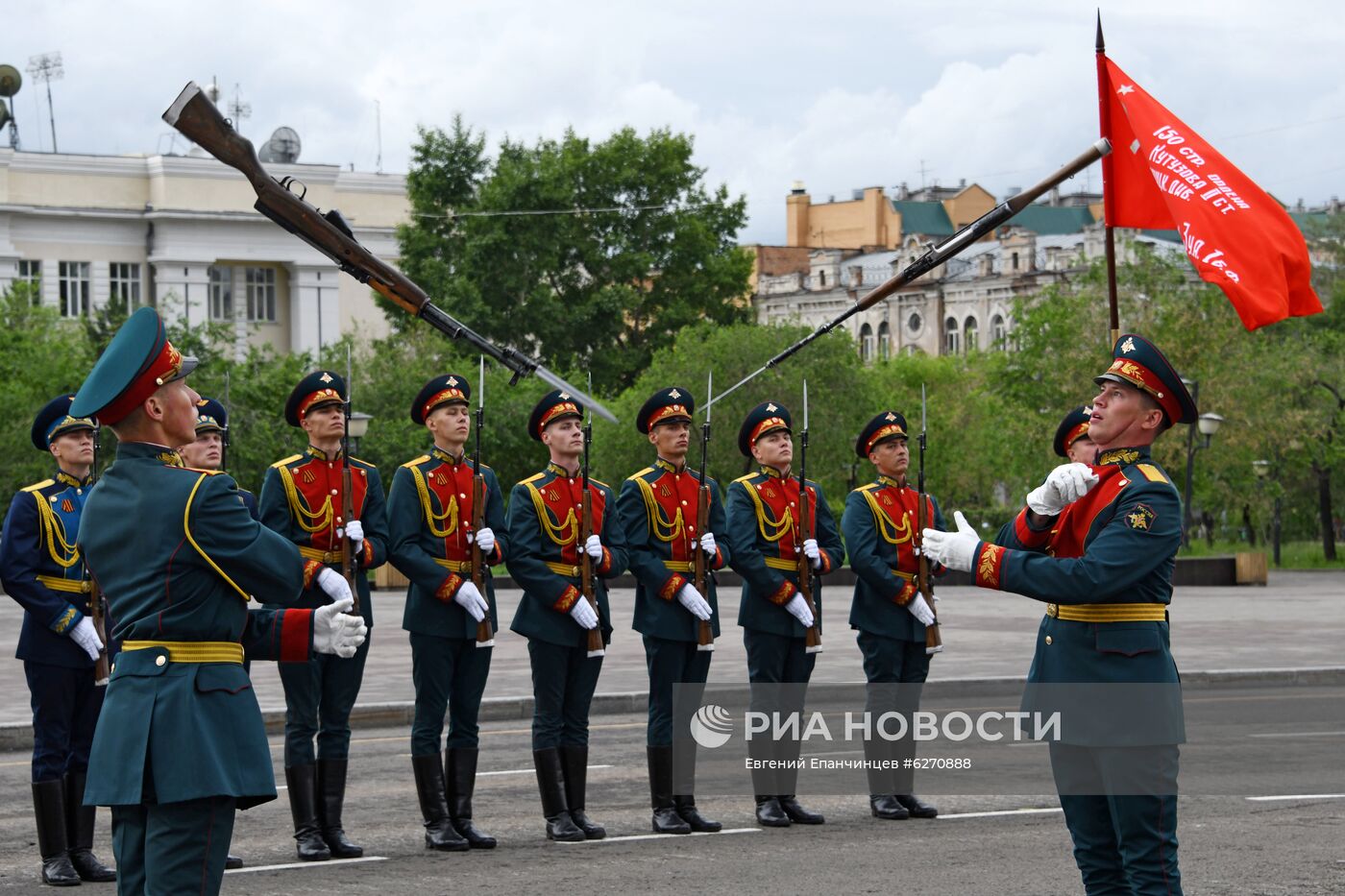 Военный парад в городах России в ознаменование 75-летия Победы